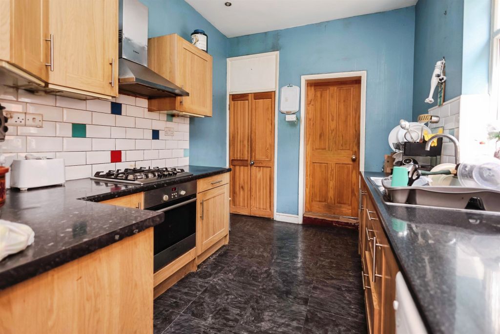 Property photo 2 of 17