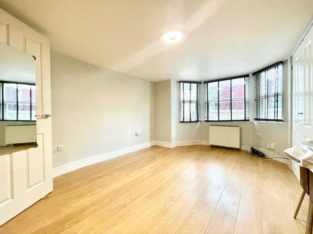 Property photo 2 of 8 Picture No. 02