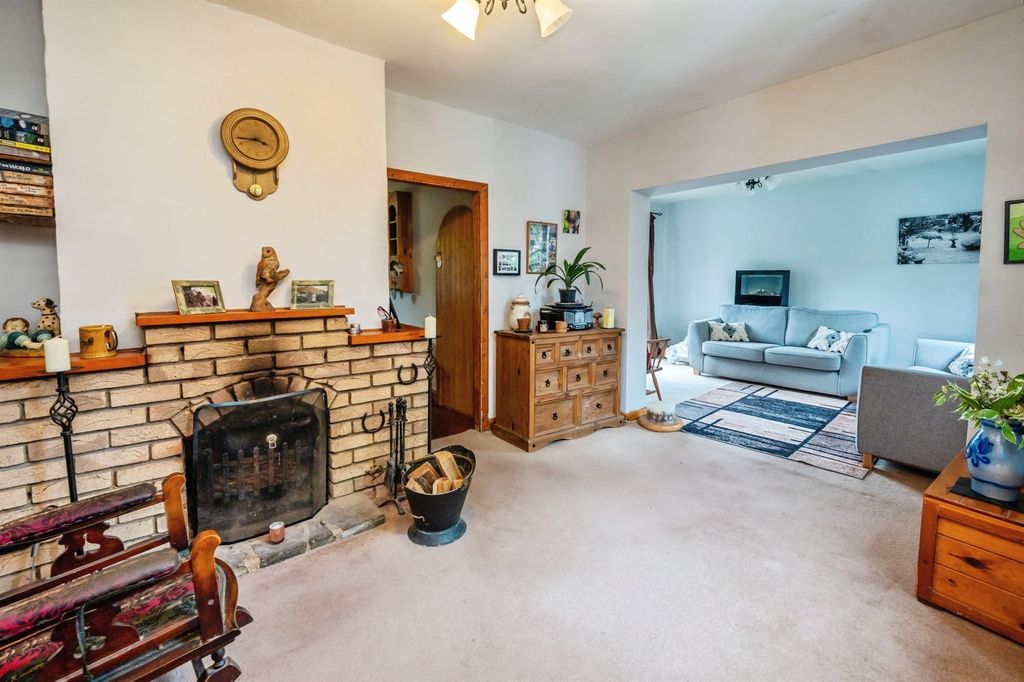 Property photo 3 of 17