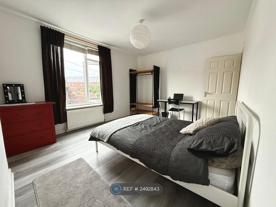 Property photo 3 of 14