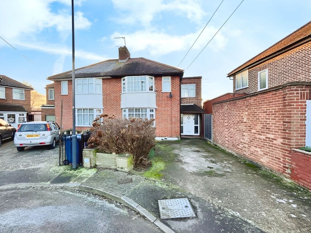 Property photo 3 of 13 External