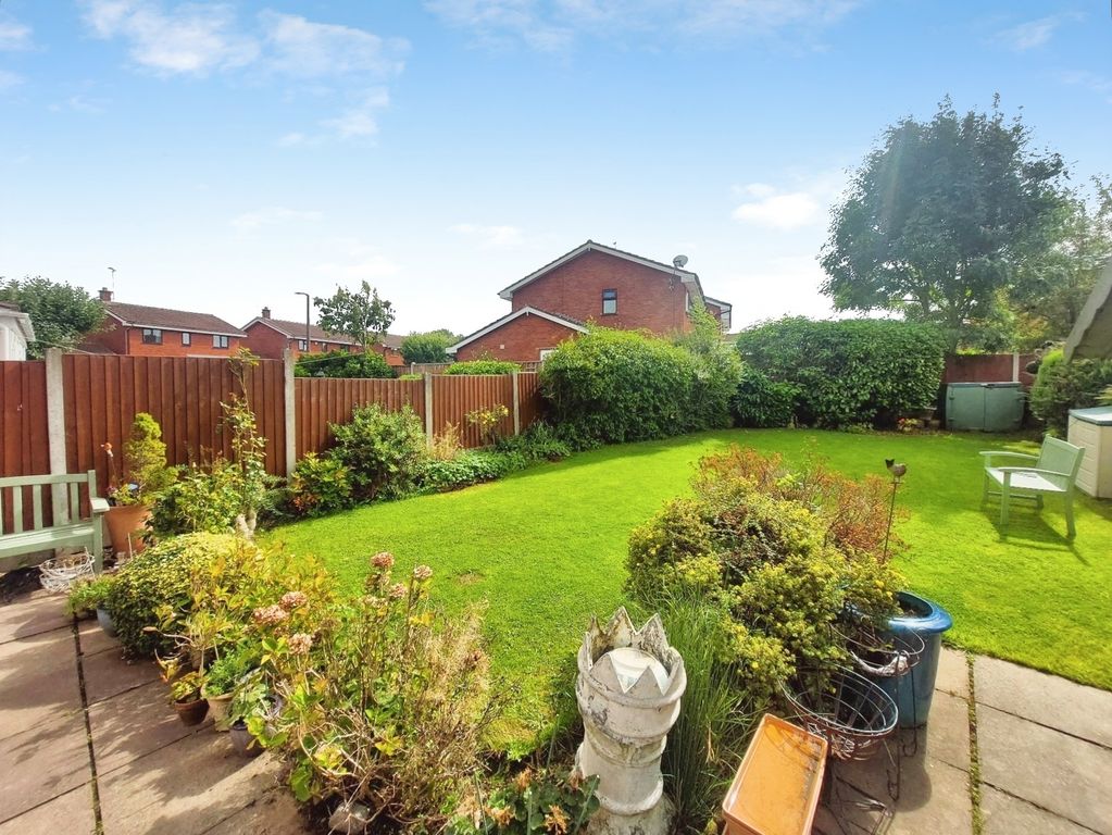 Property photo 2 of 11 Rear Gardens