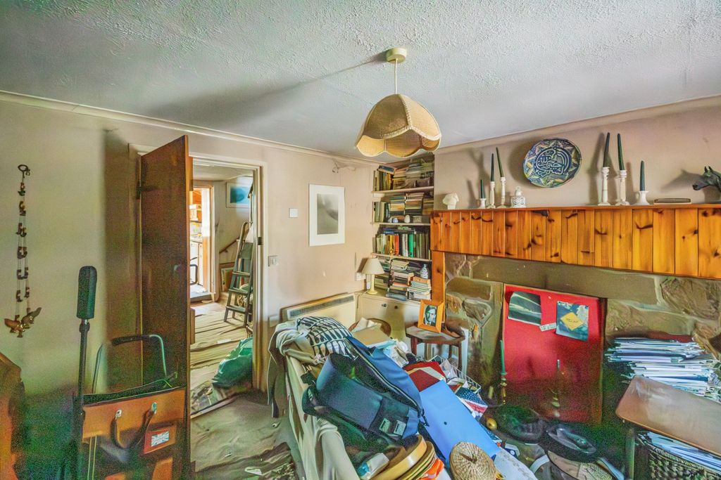 Property photo 2 of 19 19 Palmer Street, South Petherton, Somerset, Ta13 5Dd