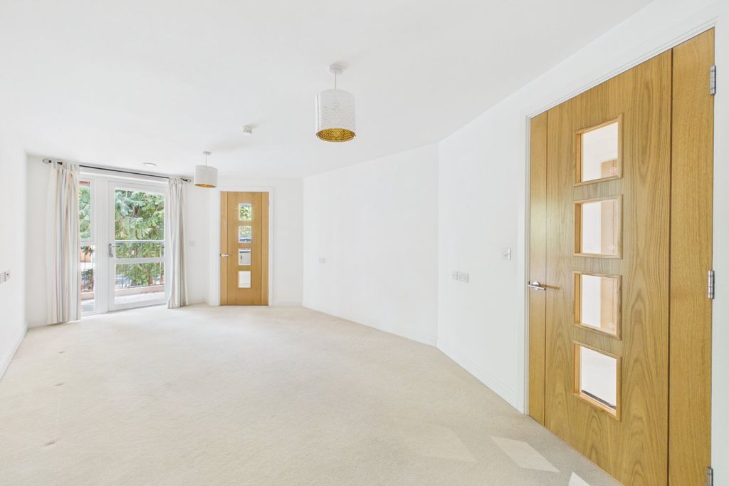 Property photo 3 of 18 Picture No. 06