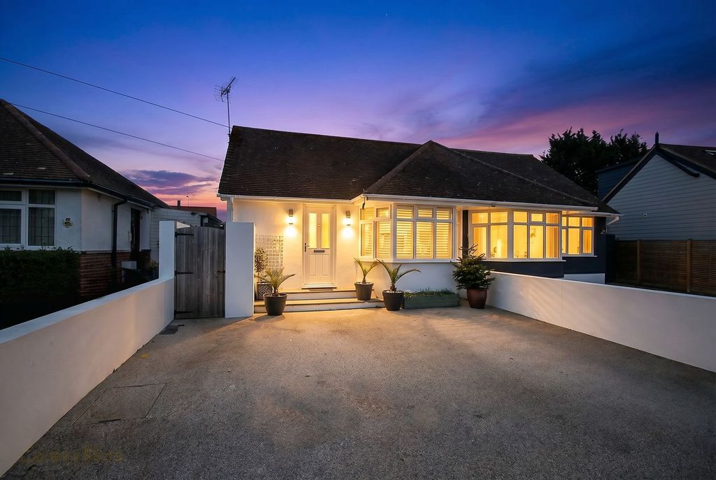 Property photo 1 of 12 Twilight
