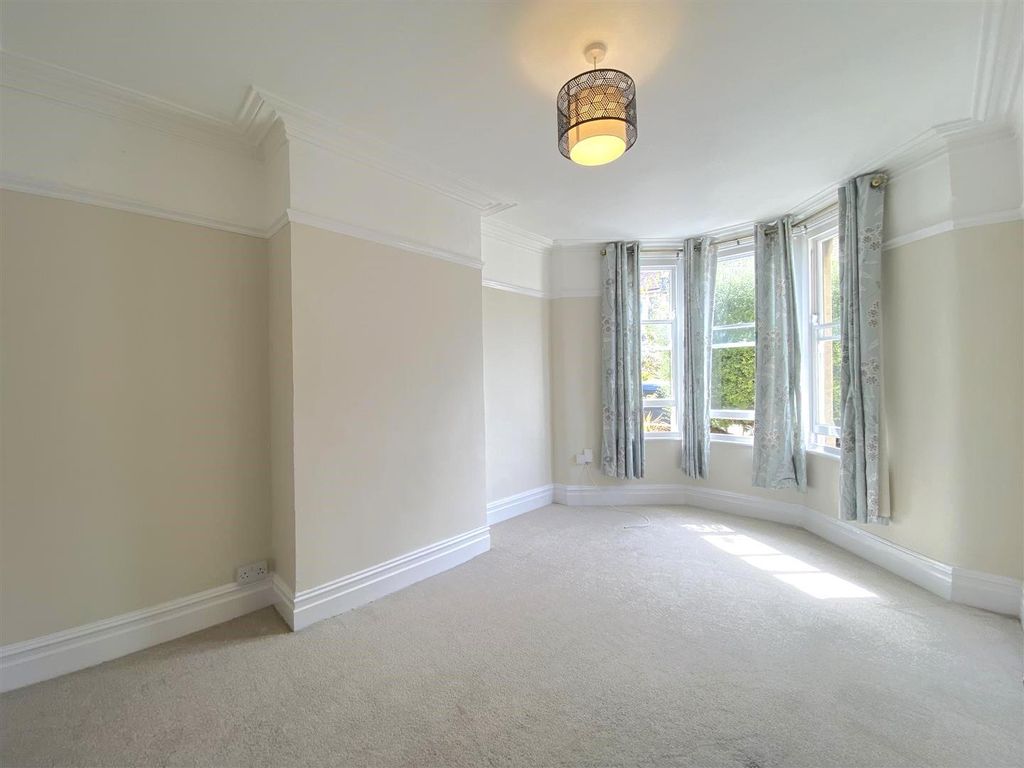 Property photo 2 of 12 Living.Jpg