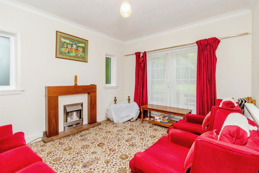 Property photo 3 of 13