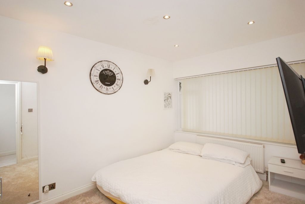 Property photo 2 of 17 Photography