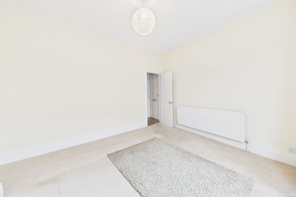 Property photo 3 of 22 Lounge