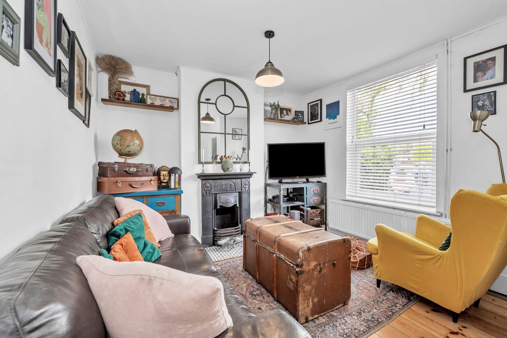 Property photo 2 of 20 Sitting Room