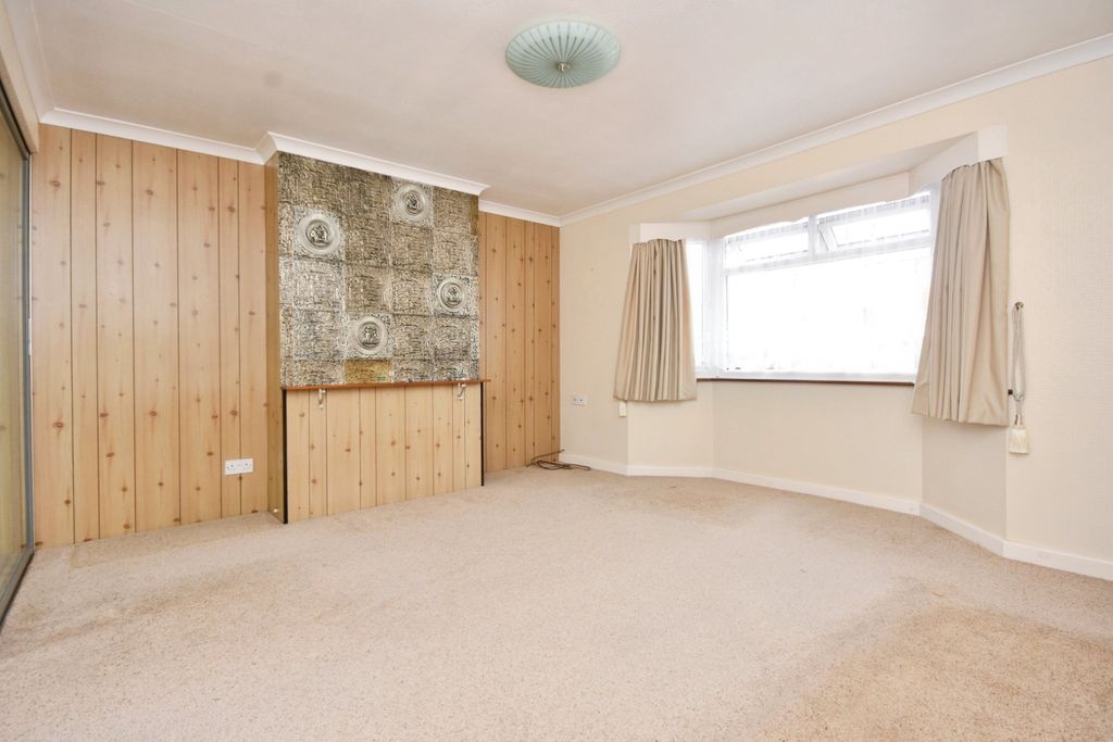 Property photo 3 of 16