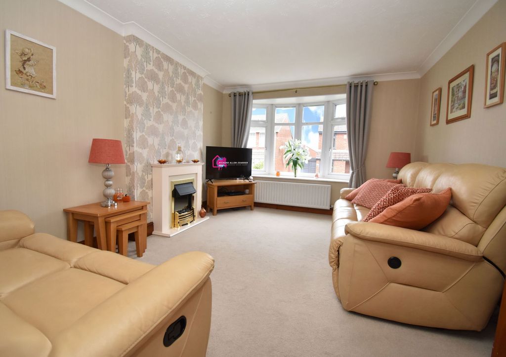 Property photo 2 of 24