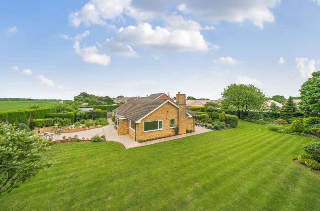 Property photo 1 of 33 1137159 (9)