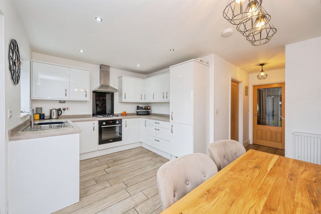 Property photo 3 of 20 Kitchen Diner