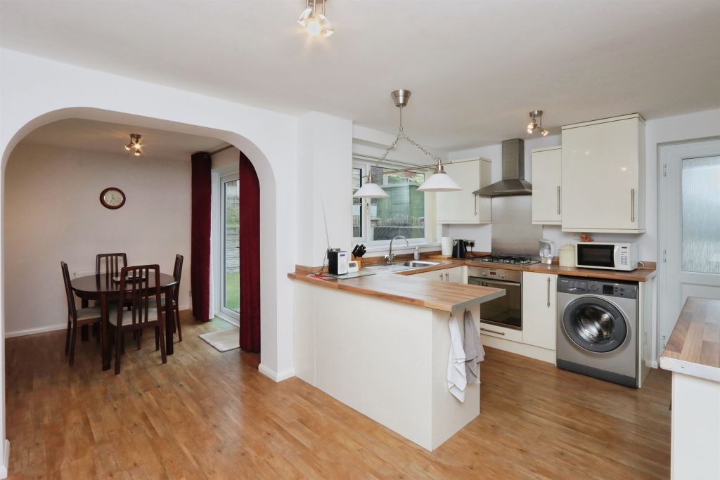 Property photo 3 of 17
