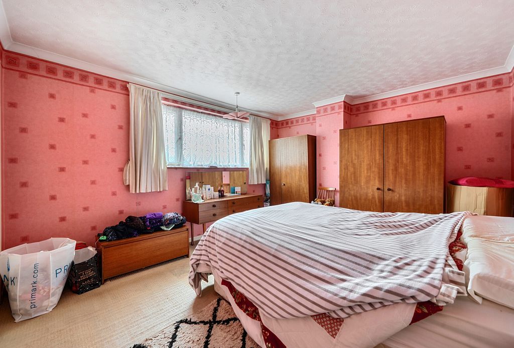 Property photo 3 of 21 1418387-18-699c66...