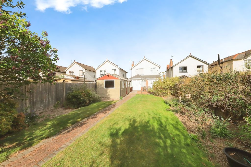 Property photo 2 of 17