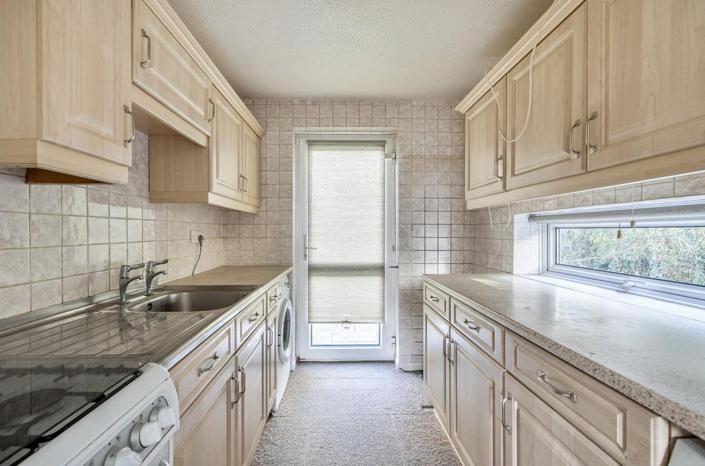 Property photo 3 of 17 1371448-14-68Fb8F7Fea173.Jpg