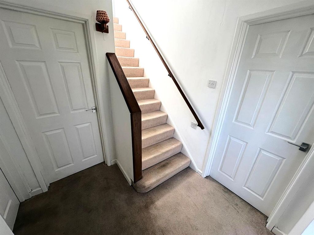 Property photo 3 of 21 2931085A-9F02-4E9A-A54E-F9c117F2Acfb.Jpg