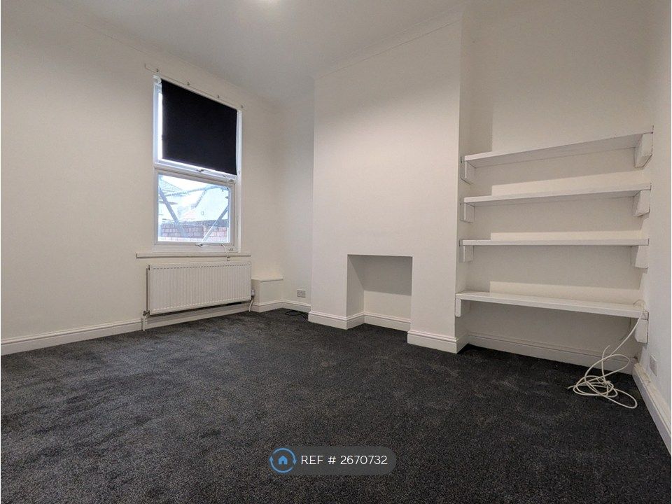 Property photo 2 of 5 Room B