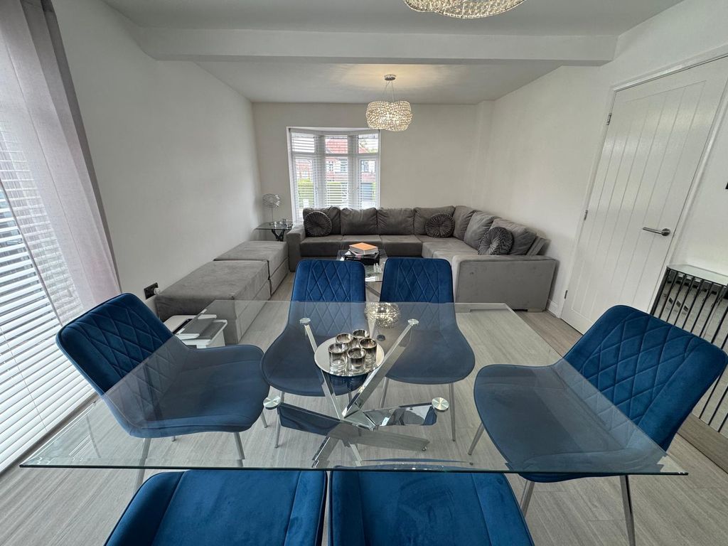 Additional image 9 of 4 bed property to rentOld Birmingham Road, Marlbrook, Bromsgrove B60