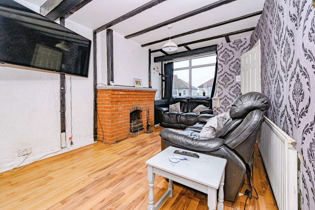 Property photo 3 of 14 Photo