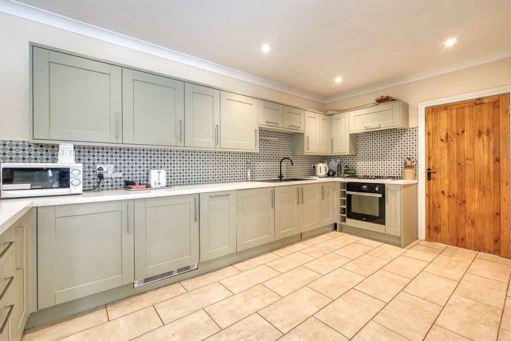 Additional image 23 of 5 bed detached bungalow for saleHempstead Lane, Hailsham BN27