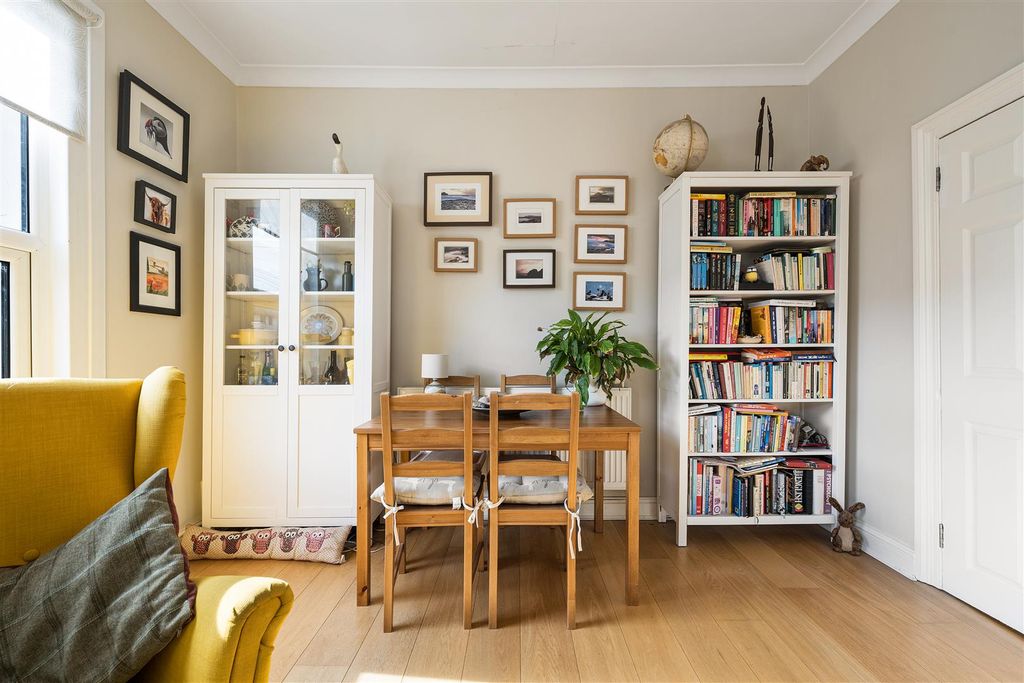 Property photo 3 of 18 Oliver Road, E10