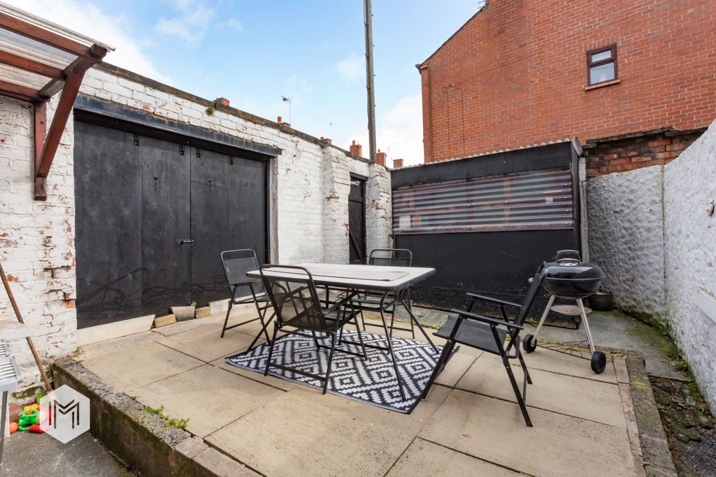 Property photo 2 of 16 Picture No. 05