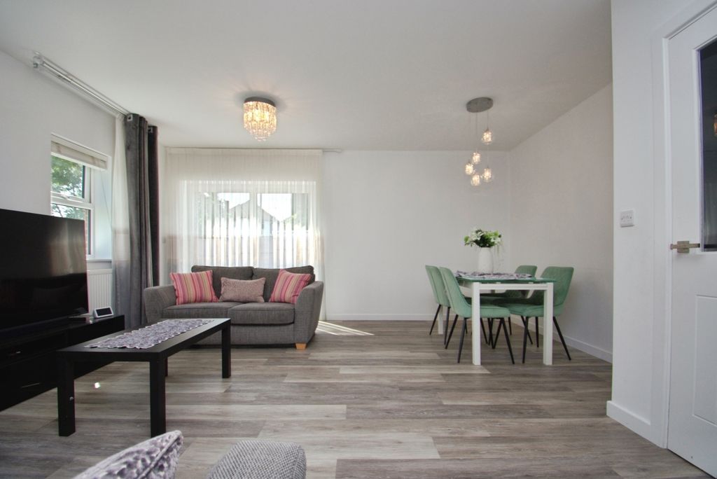 Property photo 3 of 20 8d1Edcea-13