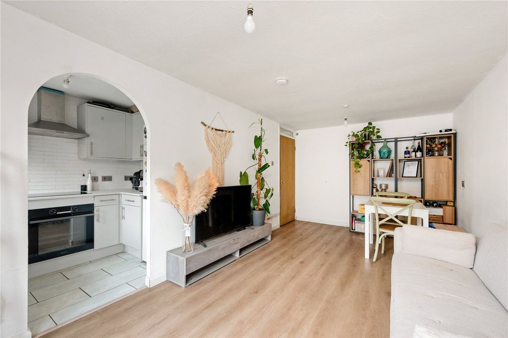 Property photo 3 of 12 Picture No. 13