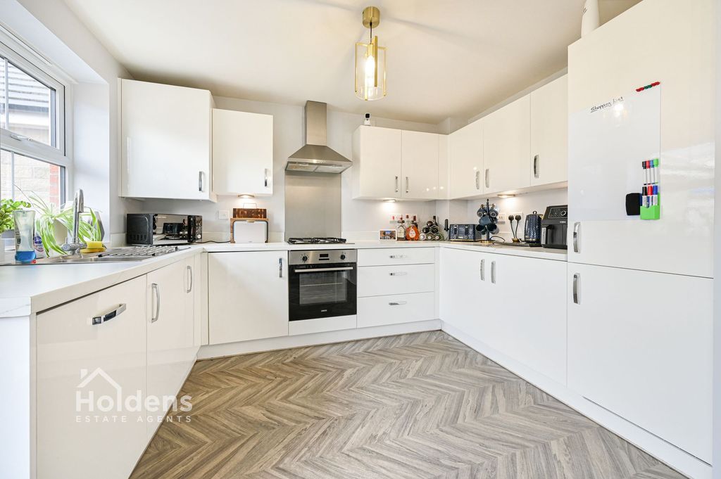 Property photo 2 of 18