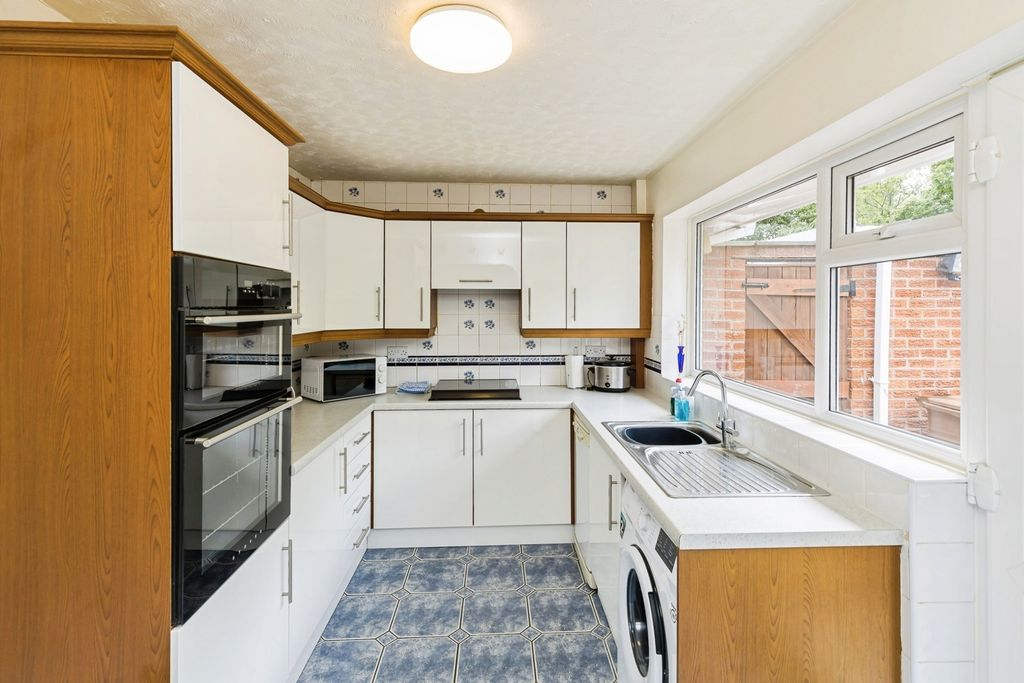 Property photo 2 of 16 Pbox-Img.Jpg