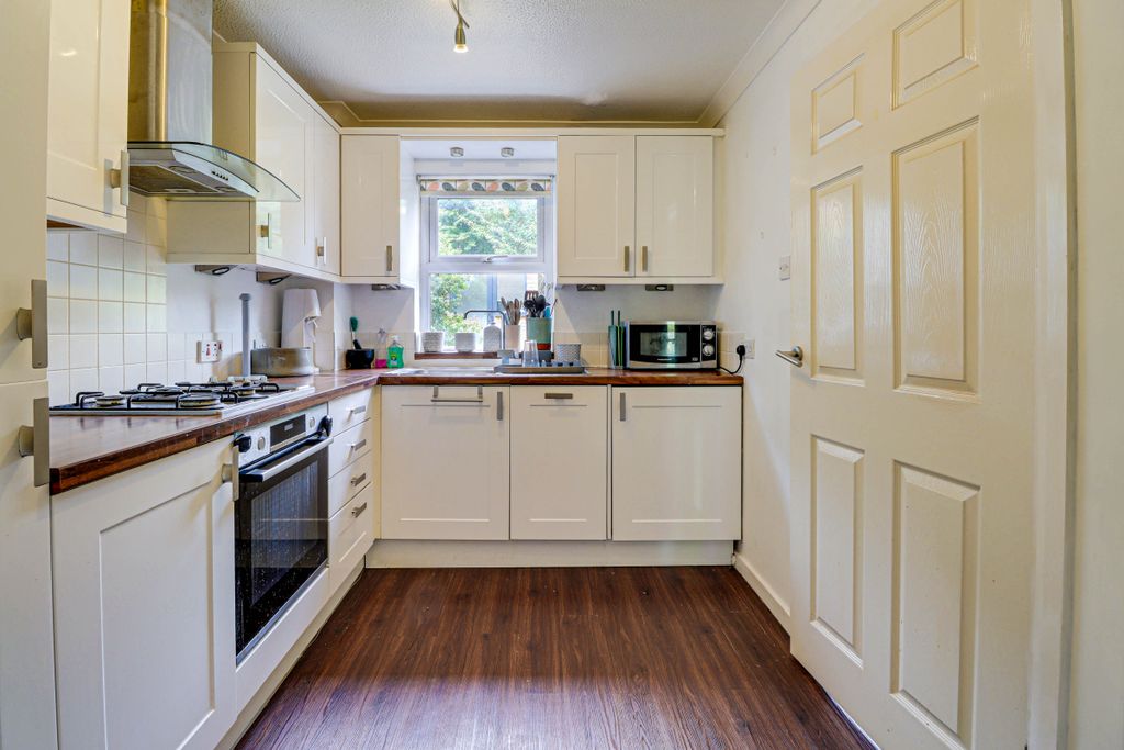Property photo 3 of 13 Kitchen