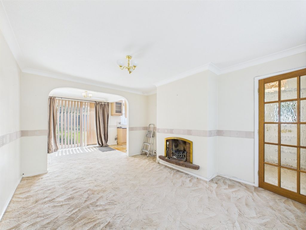 Property photo 2 of 18 4195033