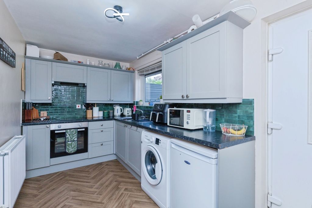 Property photo 1 of 18 Kitchen