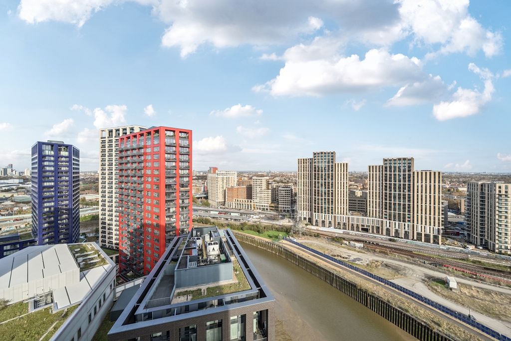 Property photo 2 of 21 1380654-13-6916De...