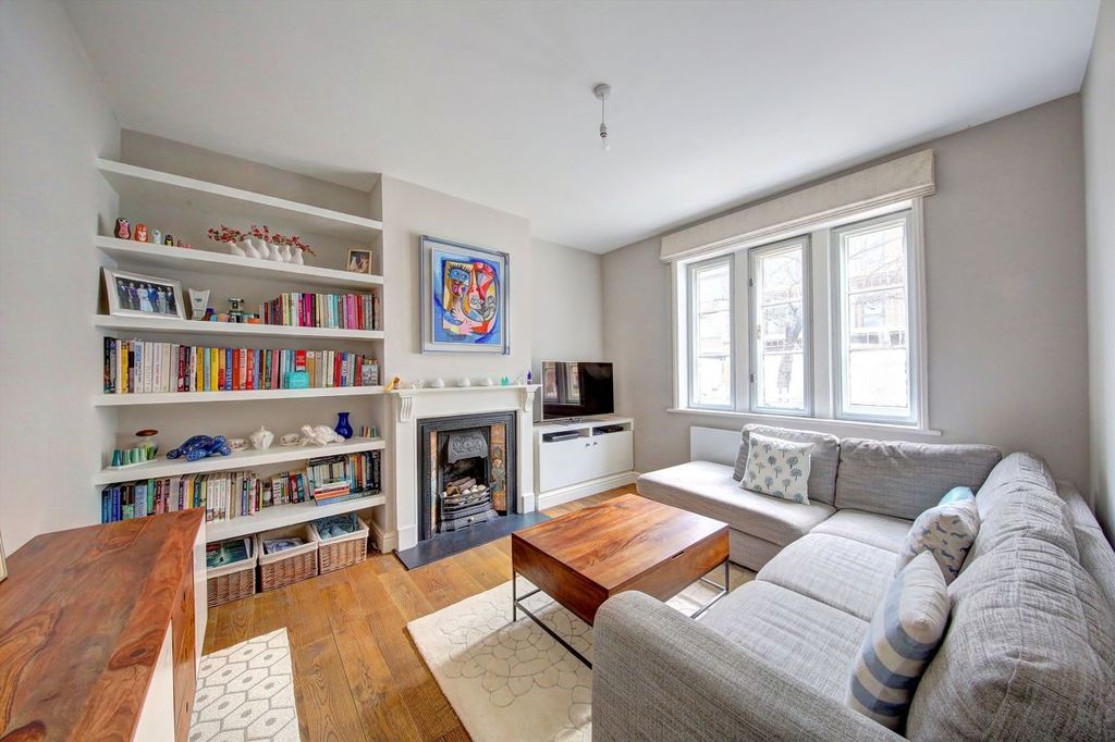 Property photo 2 of 8