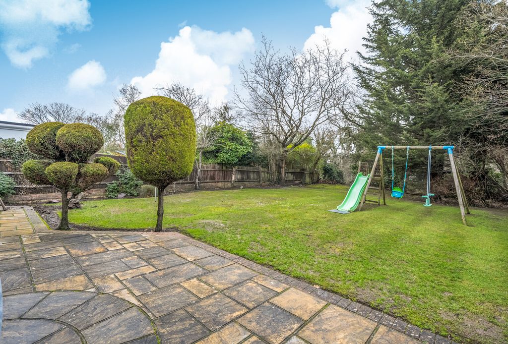 Property photo 2 of 22 1393628-7-6964Ae1...