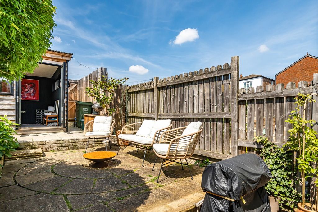 Property photo 3 of 24 Picture No. 49