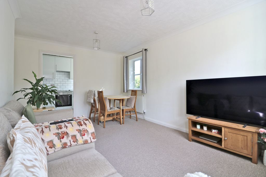 Property photo 3 of 9