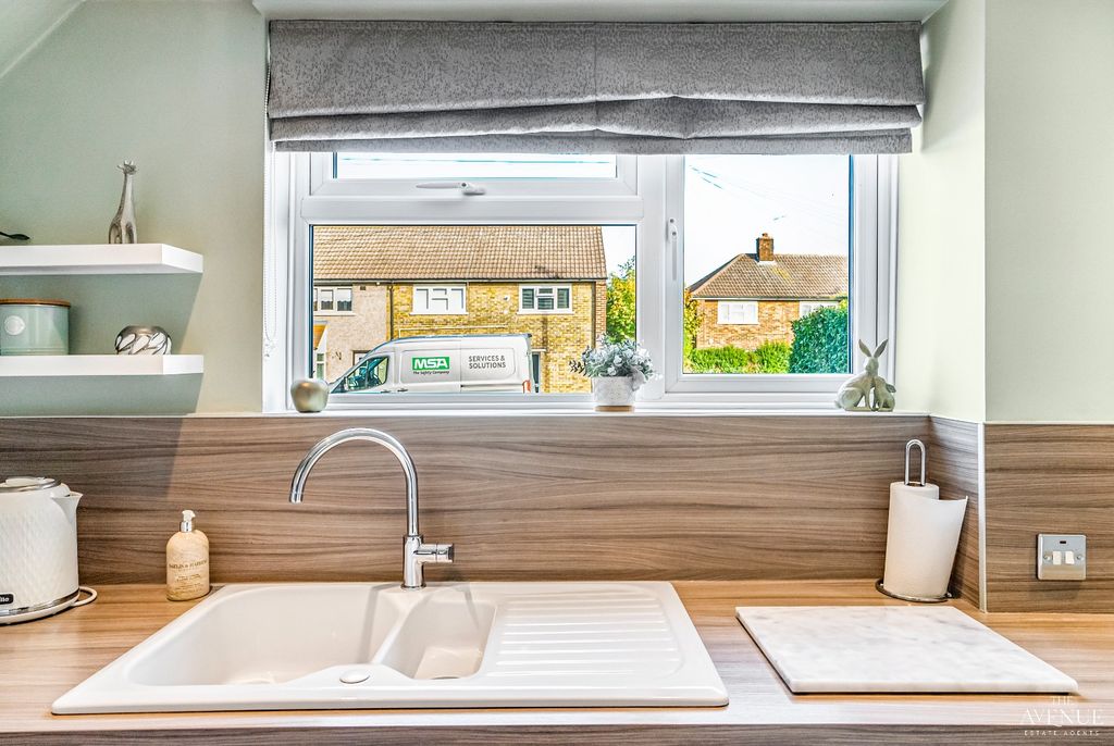 Property photo 3 of 17 4543518