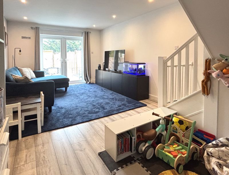 Property photo 3 of 10 Photo 4