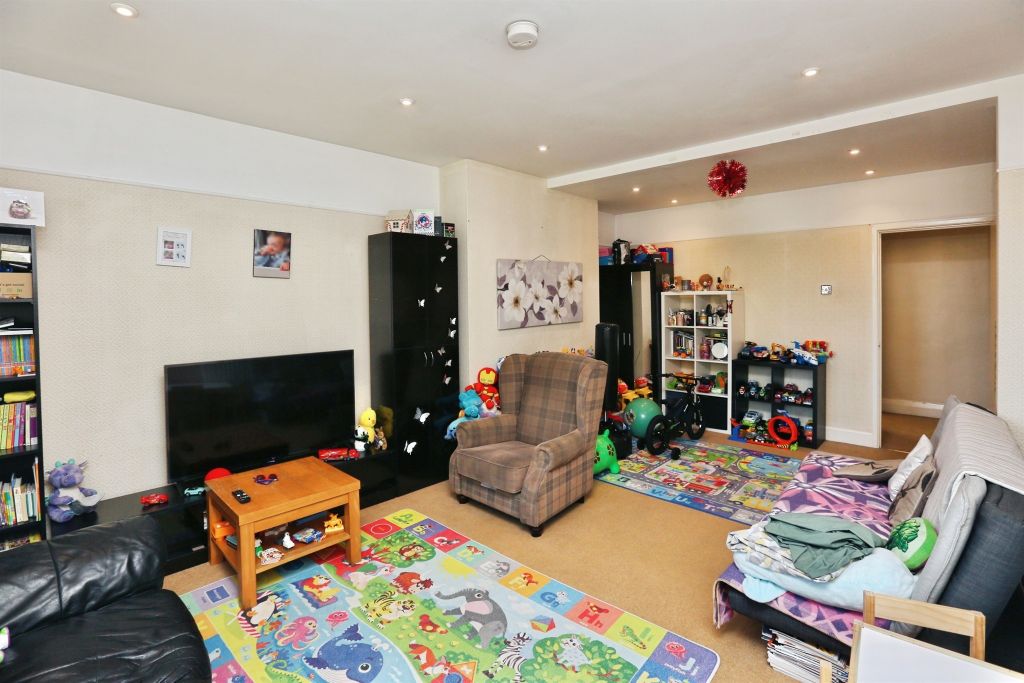 Property photo 2 of 26