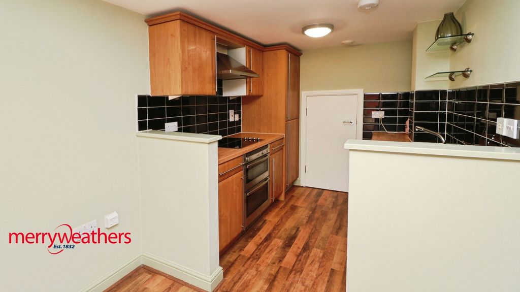 Property photo 3 of 9 Kitchen