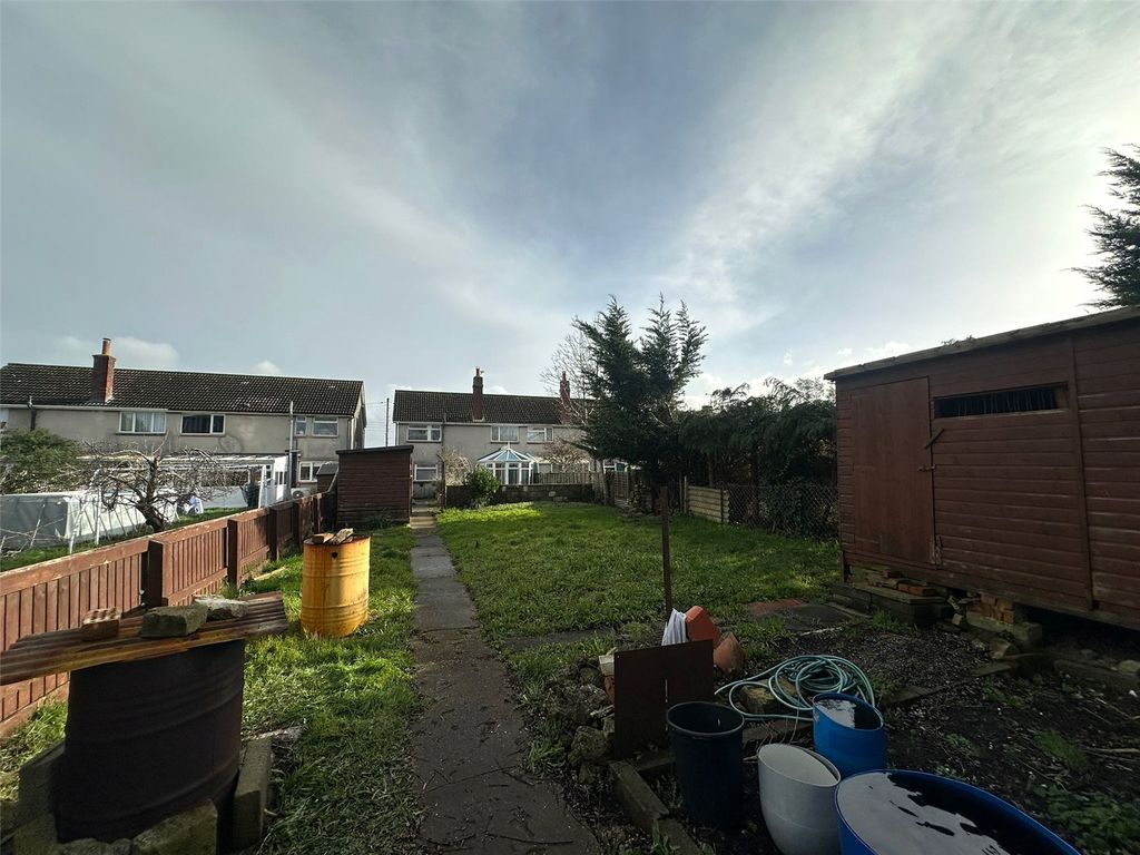 Property photo 2 of 27 Picture No. 40