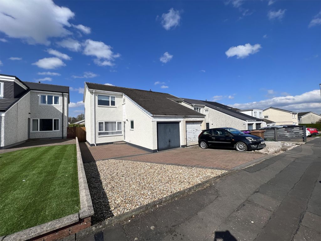 Property photo 2 of 23