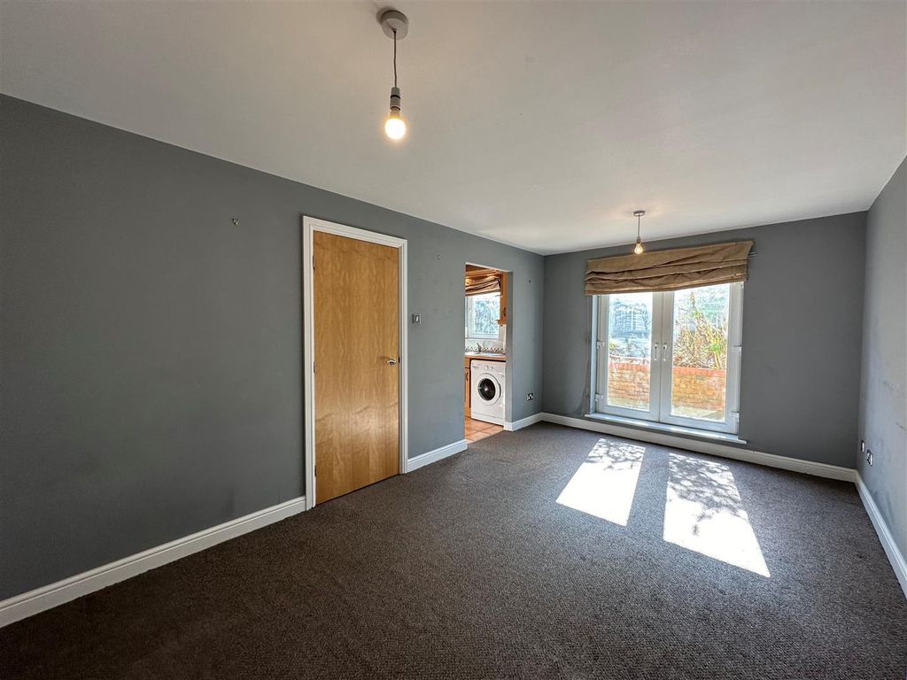 Property photo 3 of 10 Lounge 1.Jpg