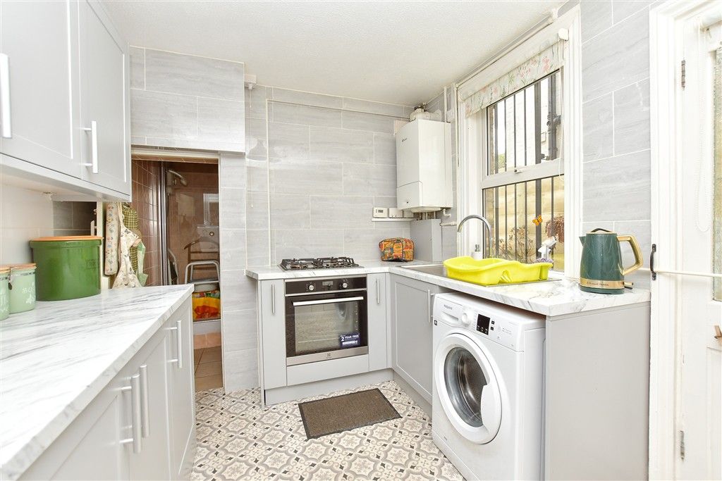 Property photo 2 of 8 Kitchen