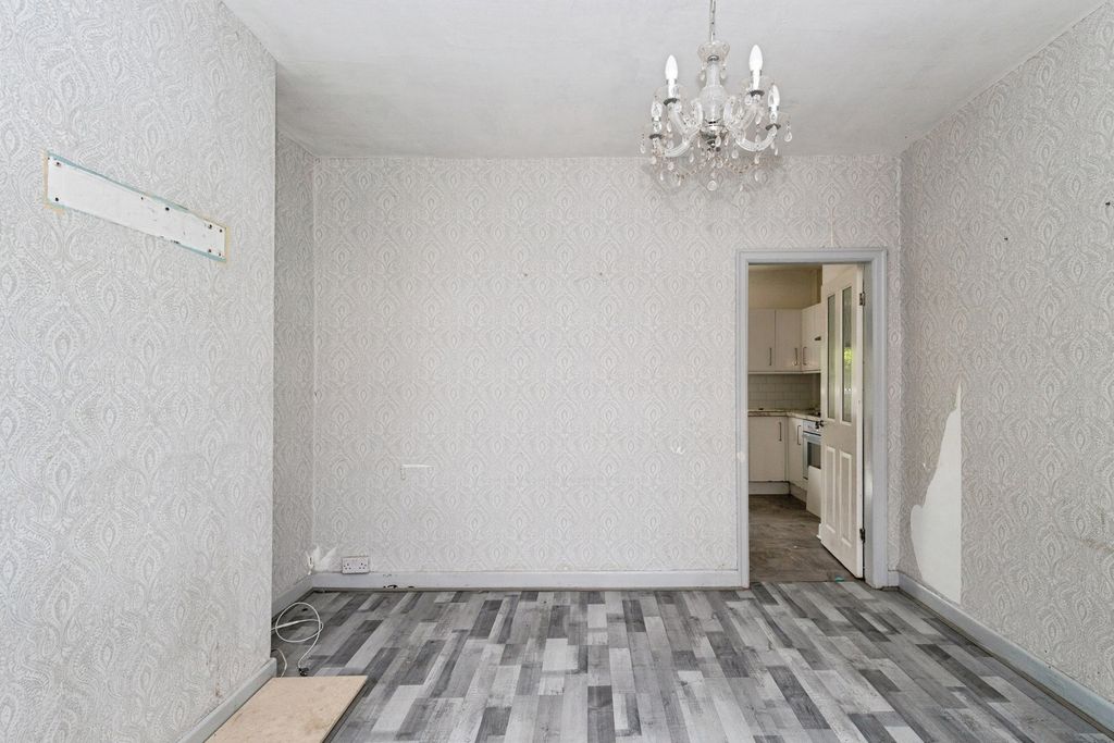 Property photo 2 of 16 Photo